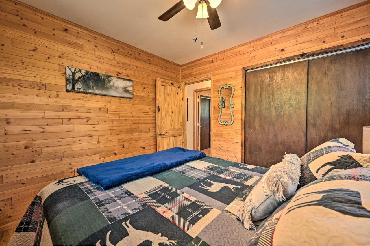 Peaceful Strawberry Cabin Fire Pit And Hot Tub Pine Exterior foto
